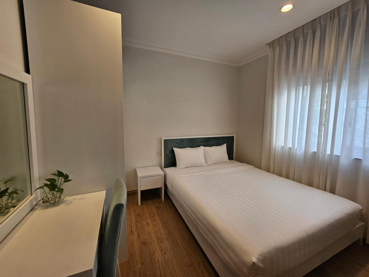 Song Hung 1 Luxury Hotel & Apartments 호치민 외부 사진